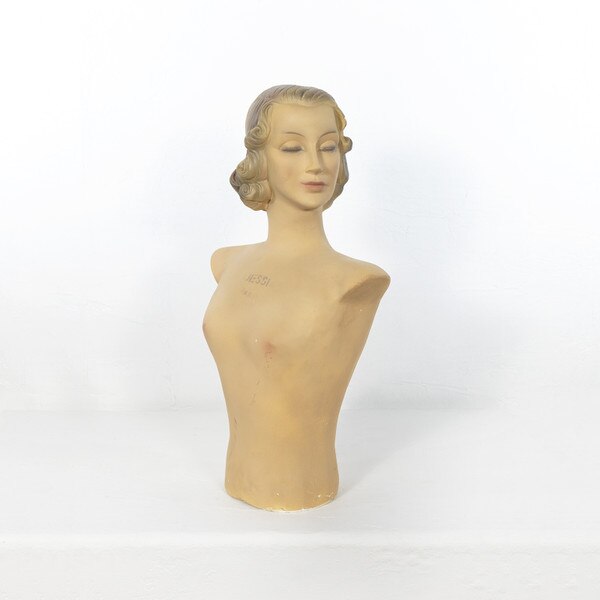 Lady Mannequin